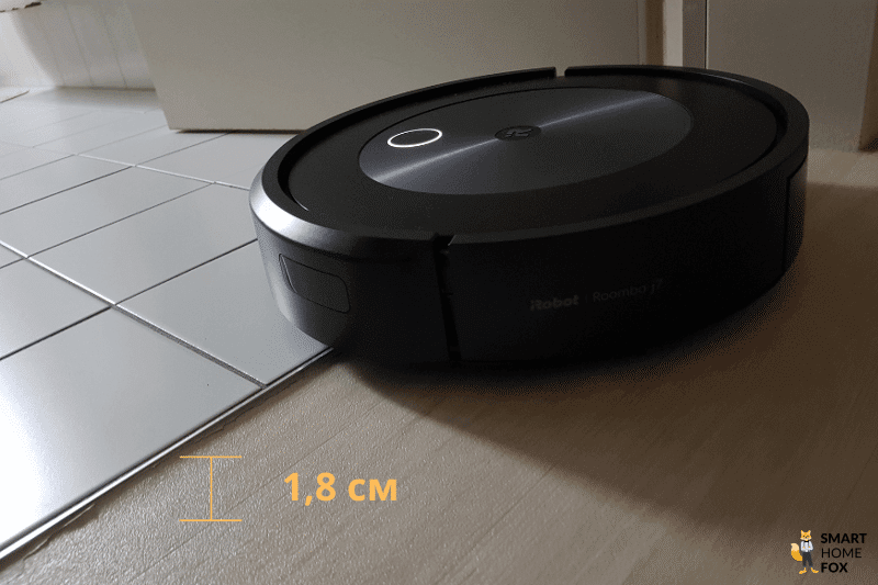 Робот-пылесос iRobot Roomba преодолевает высокий дверной порог